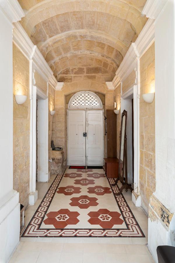 Traditional & Modern Maltese Townhouse - Rooftop Terrace And Sea Views, Close To Birgu Waterfront Cospicua エクステリア 写真
