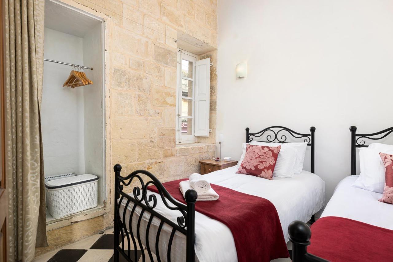 Traditional & Modern Maltese Townhouse - Rooftop Terrace And Sea Views, Close To Birgu Waterfront Cospicua エクステリア 写真
