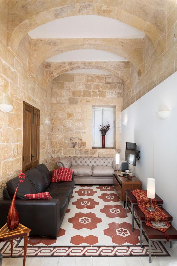 Traditional & Modern Maltese Townhouse - Rooftop Terrace And Sea Views, Close To Birgu Waterfront Cospicua エクステリア 写真