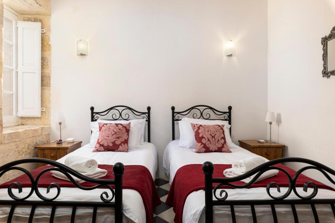 Traditional & Modern Maltese Townhouse - Rooftop Terrace And Sea Views, Close To Birgu Waterfront Cospicua エクステリア 写真