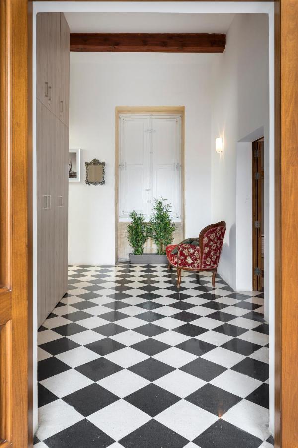 Traditional & Modern Maltese Townhouse - Rooftop Terrace And Sea Views, Close To Birgu Waterfront Cospicua エクステリア 写真