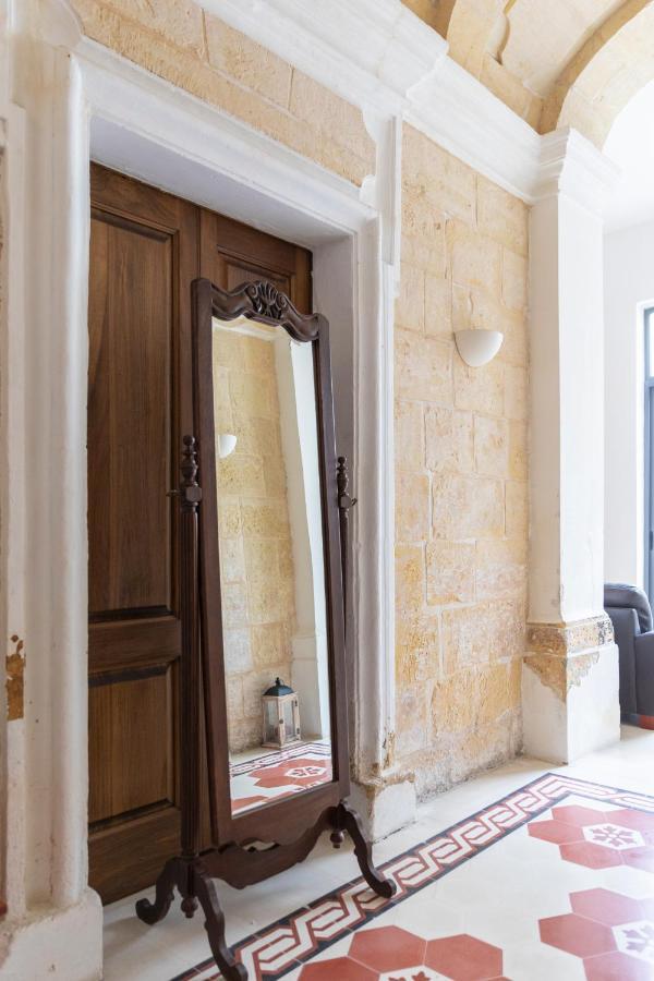 Traditional & Modern Maltese Townhouse - Rooftop Terrace And Sea Views, Close To Birgu Waterfront Cospicua エクステリア 写真